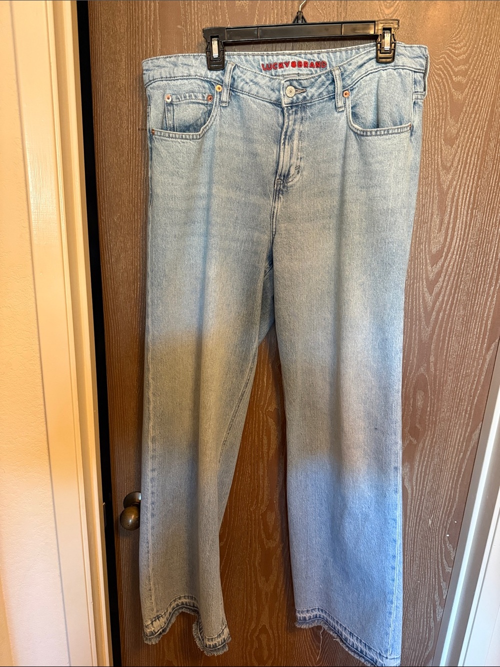 Lucky Brand Light Wash Women’s Wide Leg Frayed Hem Jeans-Sz 31